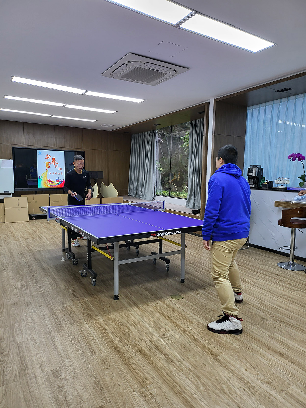 恒星傳導(dǎo)員工乒乓球比賽中